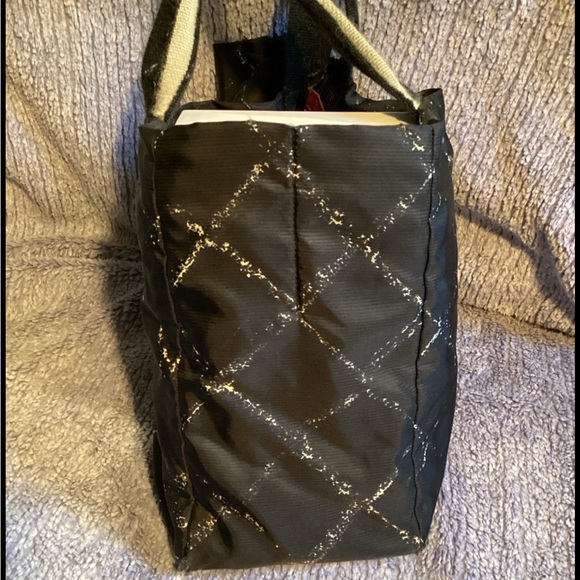 Authentic Chanel handbag - Picture 5 of 12